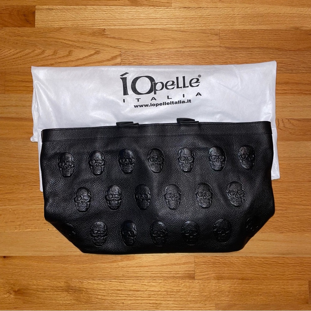 IO Pelle Italia Skull Embossed Soft 100% Pebble Leather Tote w/crossbody strap